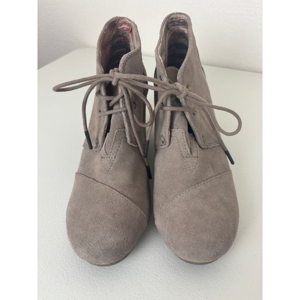 Tom’s Taupe Suede Leather Desert Wedge Ankle Boots Size 9.5